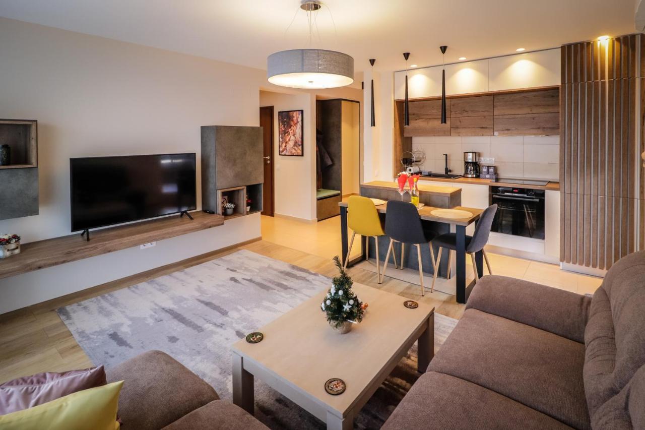 Lux Green Apartament 2 Brasov Exterior photo